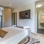 Front In Appartement *