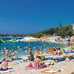 Front In Pula
