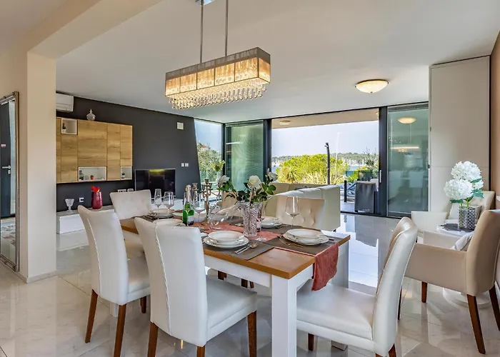 Cozy In Апартаменты Пула