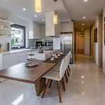 Front In Apartment Pula