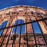 Front In Pula