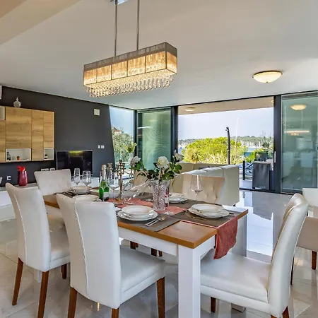 Cozy Apartment In Pula Appartement Pula
