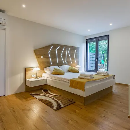 Cozy Apartment In Pula Appartement *